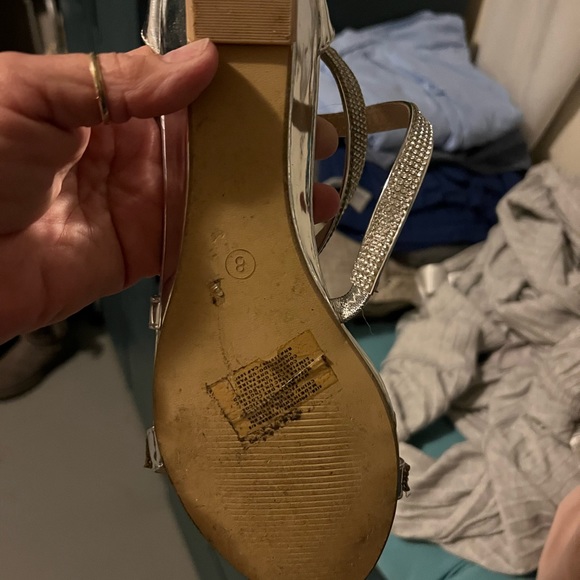 Silver strap sandals. Size 8. - Picture 4 of 8